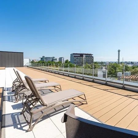 Fenomen: Premium Park & Sea View With Pool And Sauna